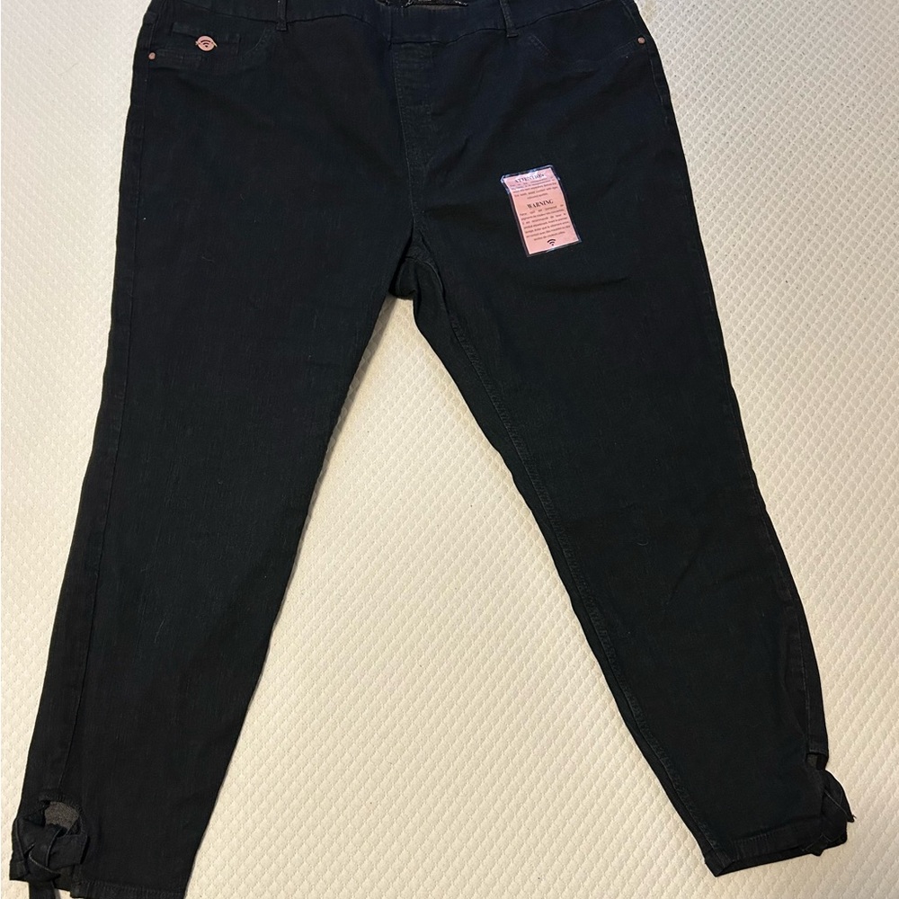 Black Cropped Jeans
